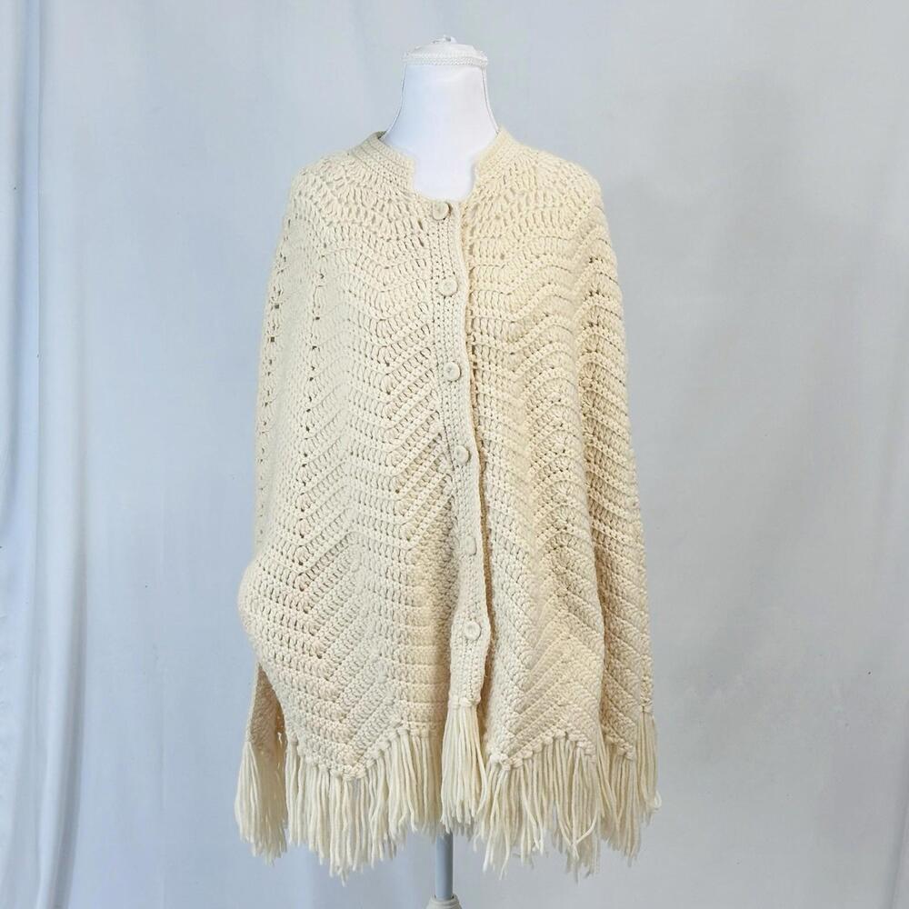 Vintage Handmade‎ Crochet Shawl Cream Fringe Boho Cottagecore Wrap Eclectic